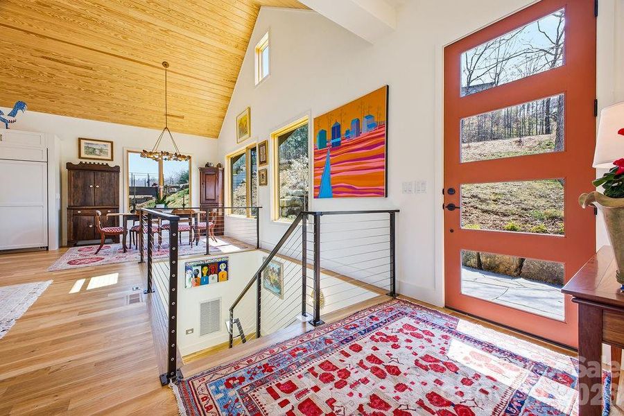 Community amenities in , Asheville (Image 29).