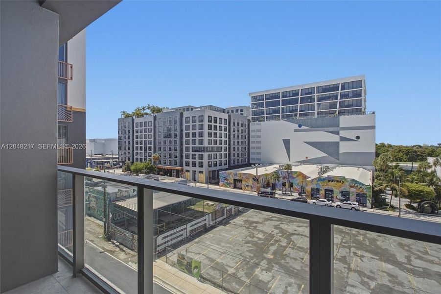 Condo located in Miami, FL showcasing its design and architecture (Image 1). Condo located in Miami, FL showcasing its design and architecture (Image 1).