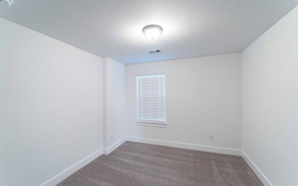 Spacious, unfurnished interior of a new home in River Ranch Meadows, Dayton (Image 10).