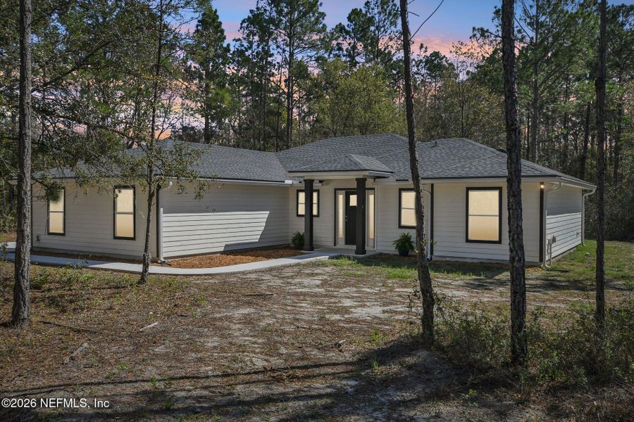 Exterior details and patio area of a home in , Middleburg (Image 29).