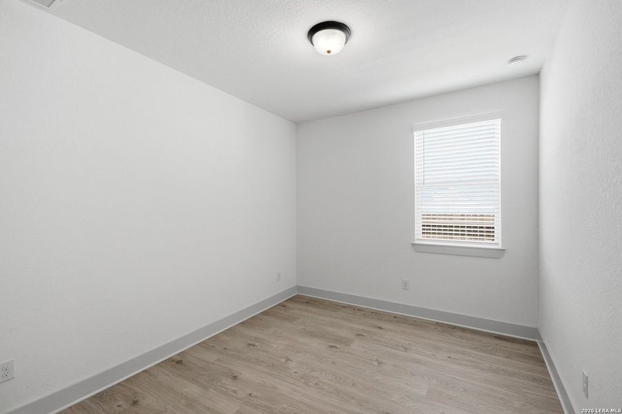 Spacious, unfurnished interior of a new home in Stillwater Ranch, San Antonio (Image 37).