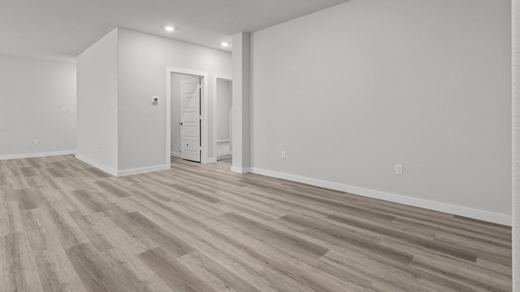 Spacious, unfurnished interior of a new home in Heritage Parks, Abilene (Image 12).