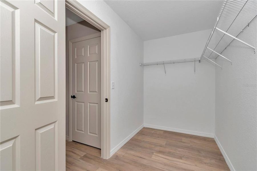 Spacious, unfurnished interior of a new home in Marion Oaks, Ocala (Image 21).