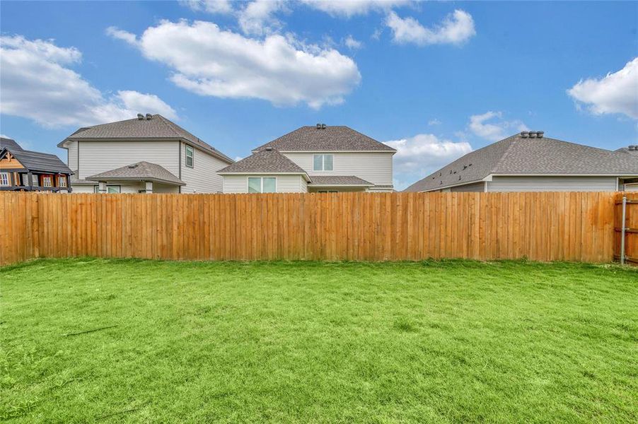 Exterior details and patio area of a home in , Waco (Image 19).
