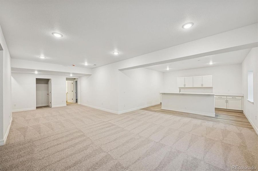 Spacious, unfurnished interior of a new home in Kitchel Lake, Timnath (Image 24).