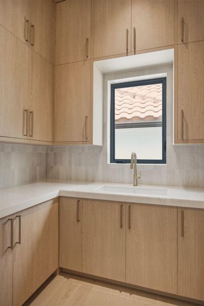 Laundryroom Photo detail backsplash fauc Laundryroom Photo detail backsplash fauc