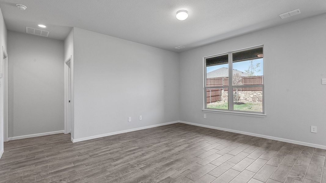 Spacious, unfurnished interior of a new home in Vista Point, Grandview (Image 17).