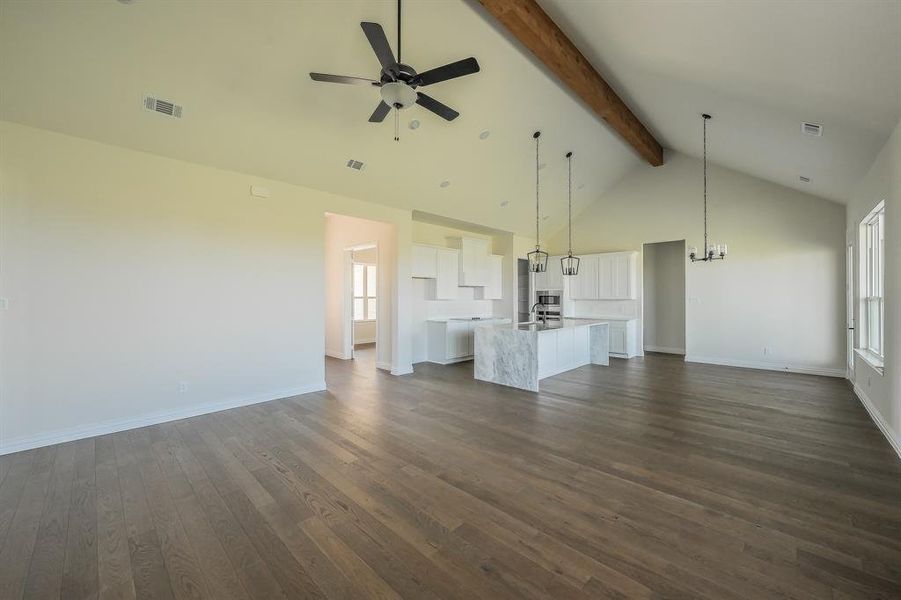 Spacious, unfurnished interior of a new home in Matthews Farms, Venus (Image 16).