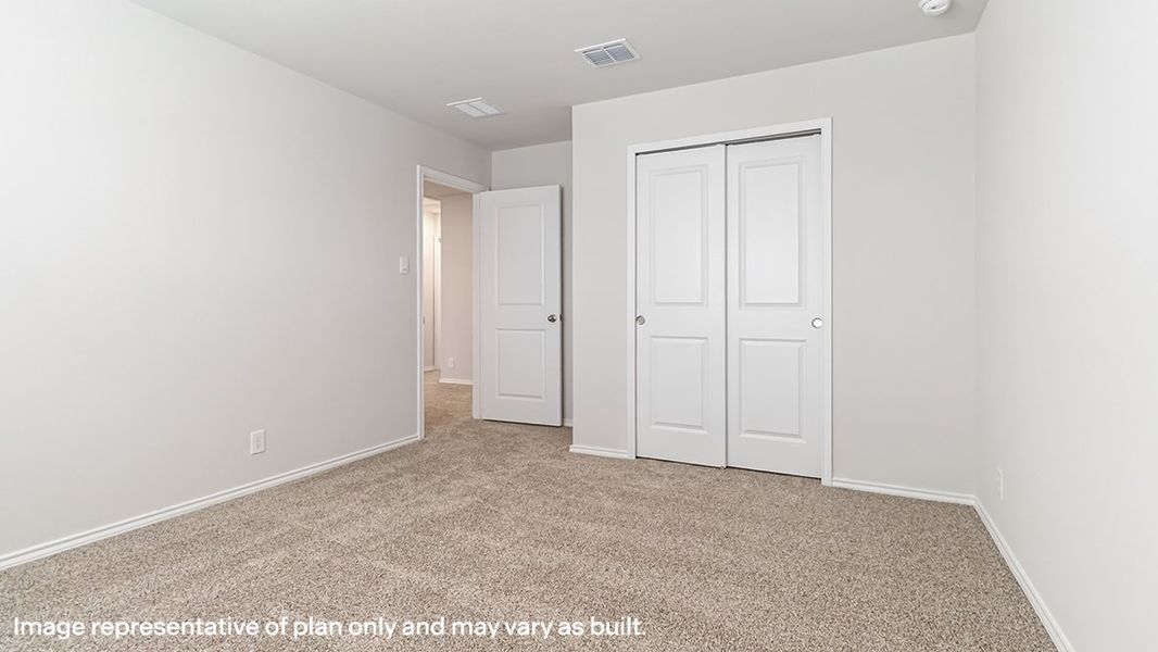 Representative unfurnished interior of a home built from the The Commerce by D.R. Horton in Riverstone at Westpointe, San Antonio (Image 34).