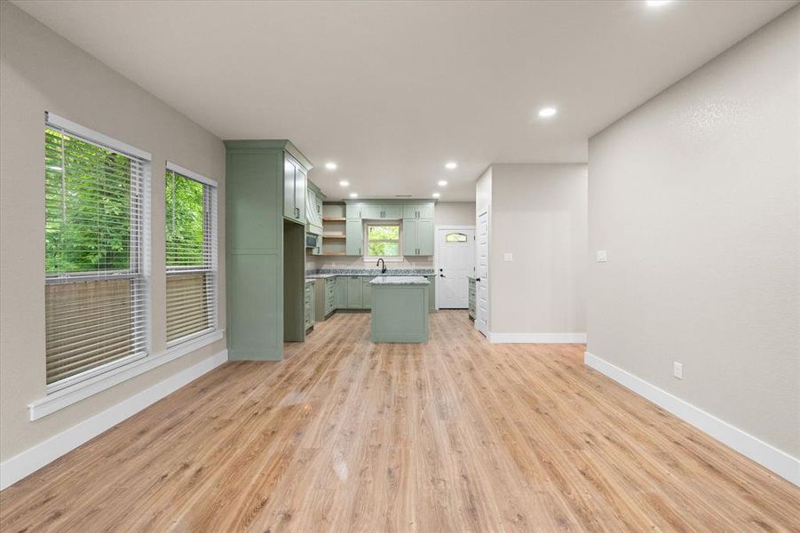 Spacious, unfurnished interior of a new home in , Corsicana (Image 27).