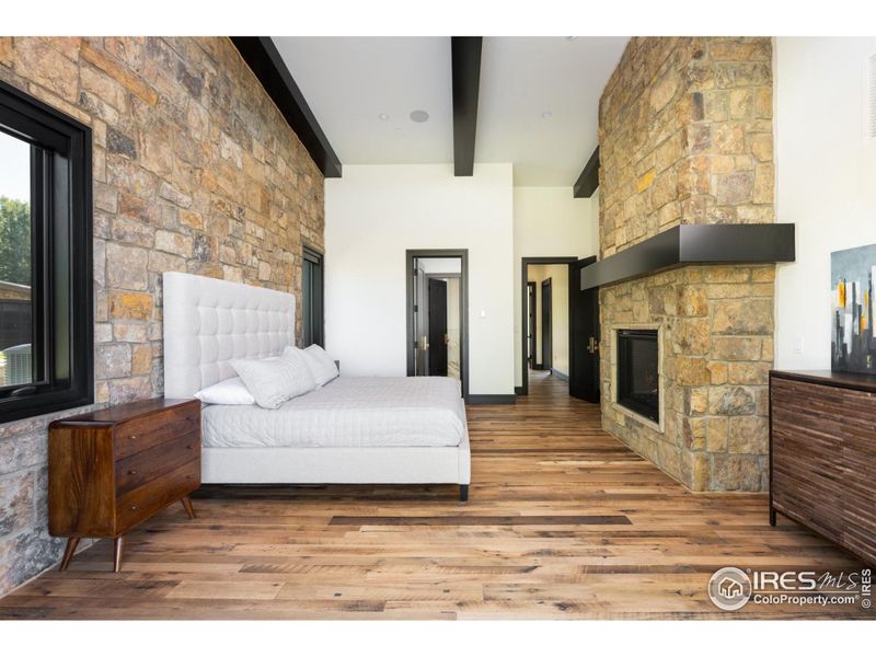 Main level mini-master