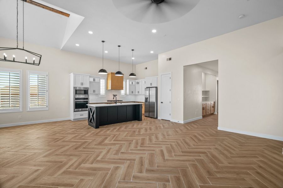 Furnished interior view inside a new home in Verdancia, El Paso (Image 12).