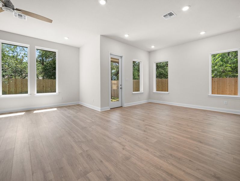 Representative unfurnished interior of a home built from the Live Oak by Beazer Homes in Cibolo Crossing, Universal City (Image 13). Representative unfurnished interior of a home built from the Live Oak by Beazer Homes in Cibolo Crossing, Universal City (Image 13).