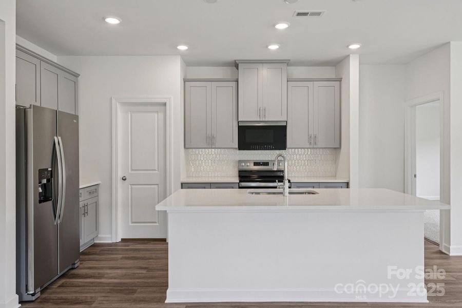 Photo is not of the actual home, but is an inspirational photo of builder’s model home Photo is not of the actual home, but is an inspirational photo of builder’s model home