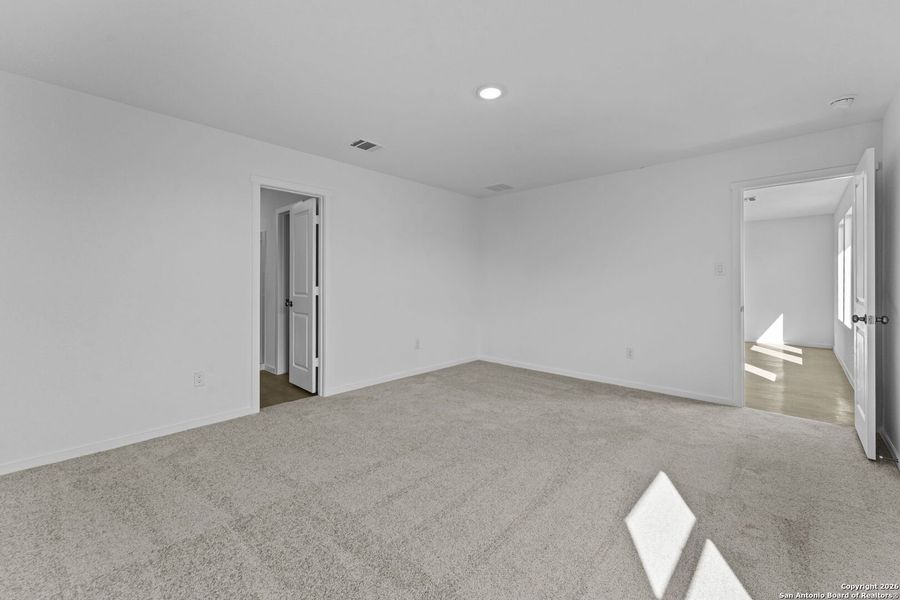 Spacious, unfurnished interior of a new home in Voss Farms: Watermill Collection, New Braunfels (Image 13).