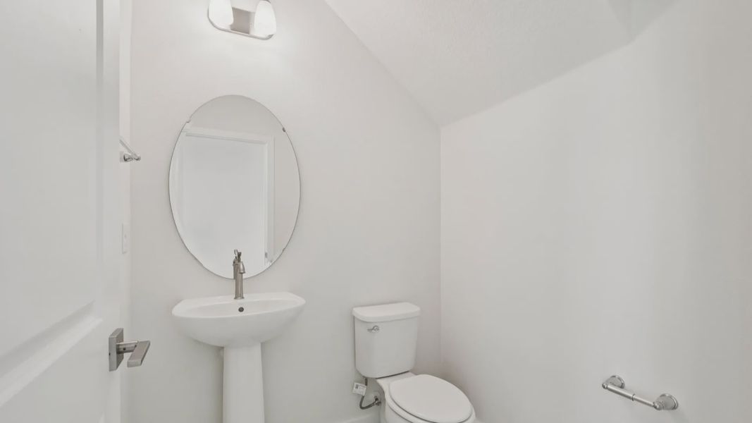 First floor guest bath of the Jupiter in Hamilton Bluff located in Haines City, FL.