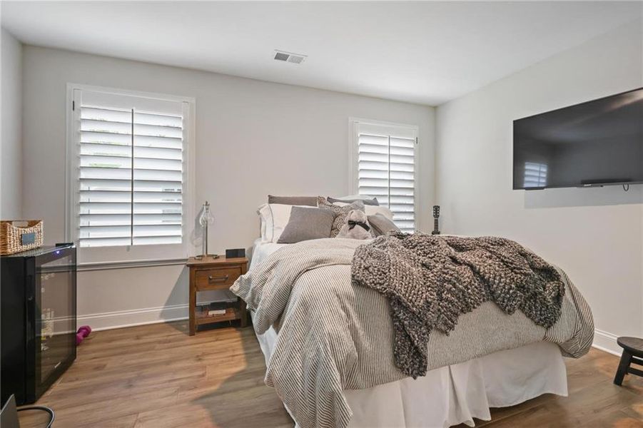 Furnished interior view inside a new home in , Dallas (Image 22).