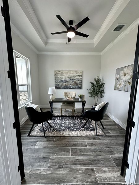 Furnished interior view inside a new home in , La Vernia (Image 9).
