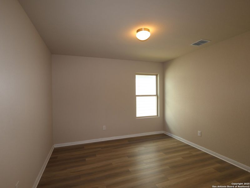 Spacious, unfurnished interior of a new home in Hunters Ranch, San Antonio (Image 16). Spacious, unfurnished interior of a new home in Hunters Ranch, San Antonio (Image 16).