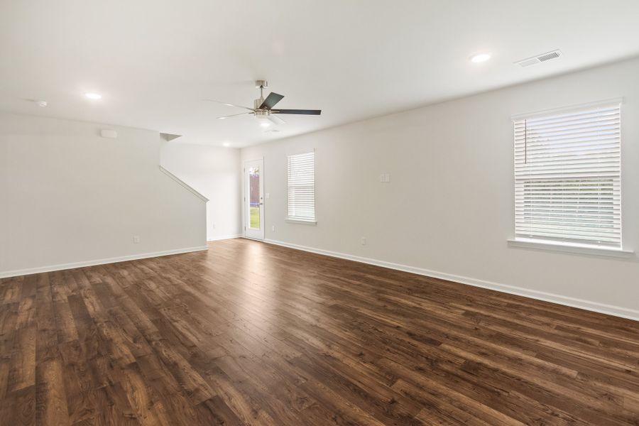 Representative unfurnished interior of a home built from the Palm by Veranda Homes in Hitchcock Preserve, Aiken (Image 12).