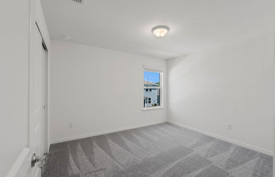 Spacious, unfurnished interior of a new home in Wells Landing, Jacksonville (Image 14).