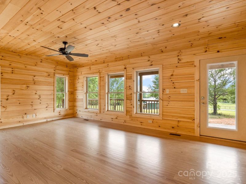 Image 30 of a home in . Image 30 of a home in .