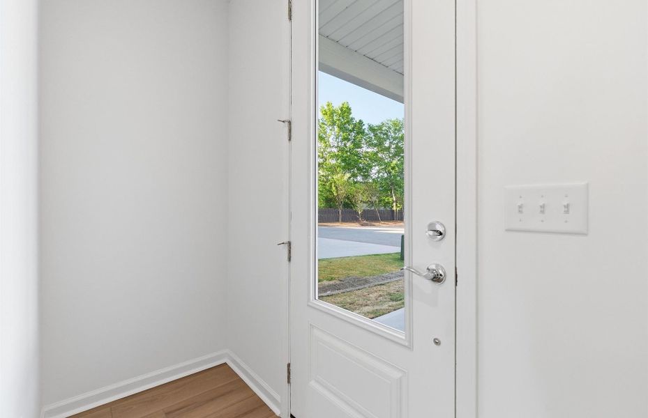Spacious, unfurnished interior of a new home in Alston Park, Greenville (Image 30).