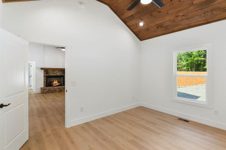 Spacious, unfurnished interior of a new home in , Ellijay (Image 27).