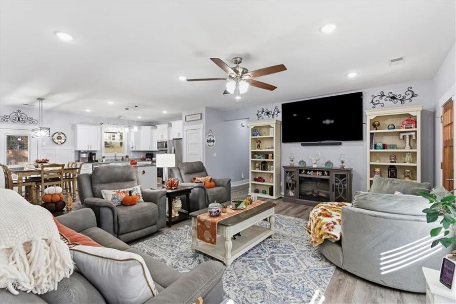 Image 21 of a home in .