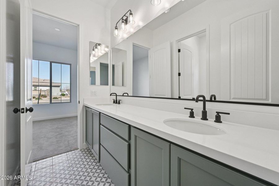 26-web-or-mls-E Saddle Way-S0902-026