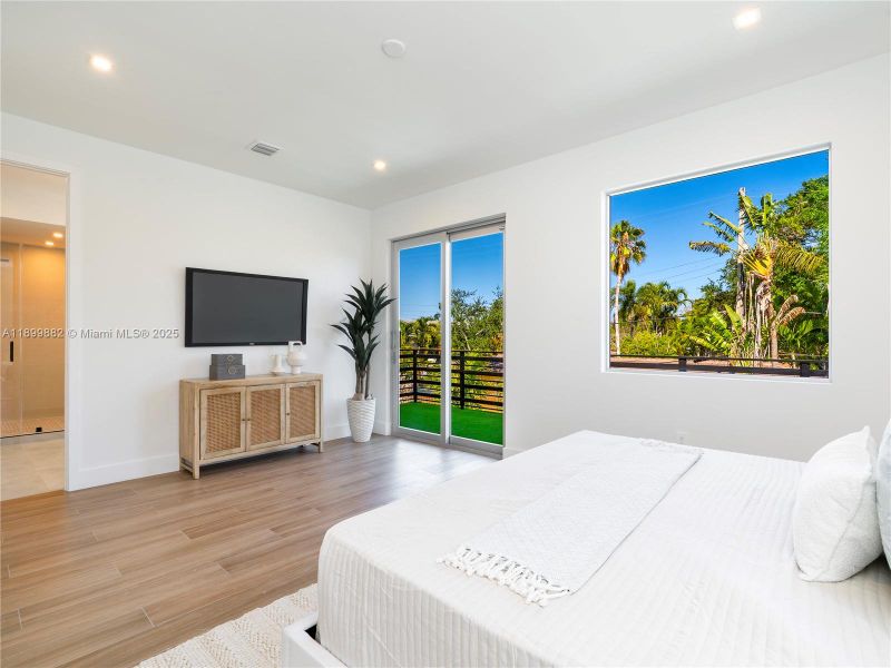 Furnished interior view inside a new home in , Fort Lauderdale (Image 14). Furnished interior view inside a new home in , Fort Lauderdale (Image 14).