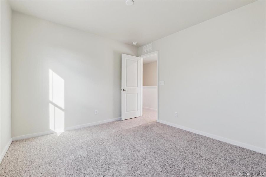 Spacious, unfurnished interior of a new home in Farmlore, Brighton (Image 14).