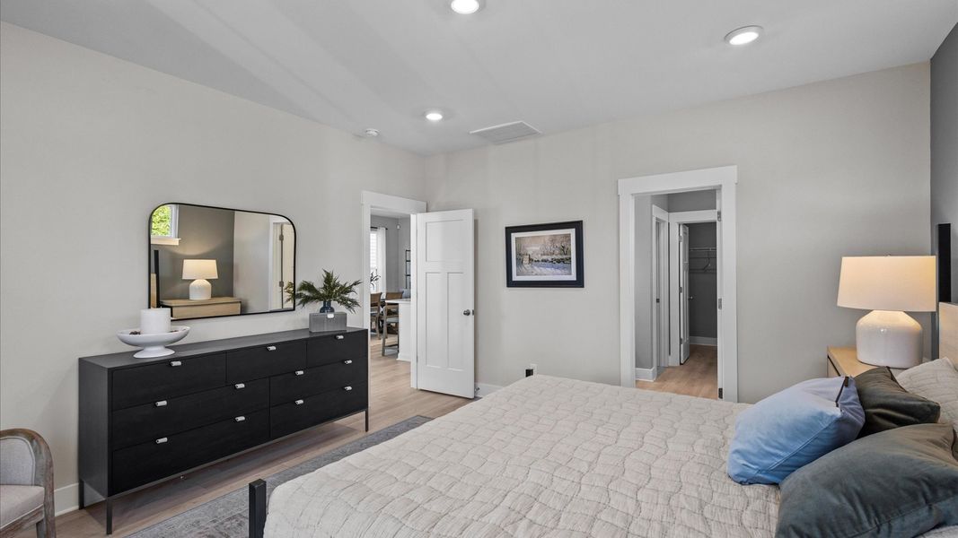 Furnished interior view inside a new home in Harrier Point, Woodruff (Image 14).