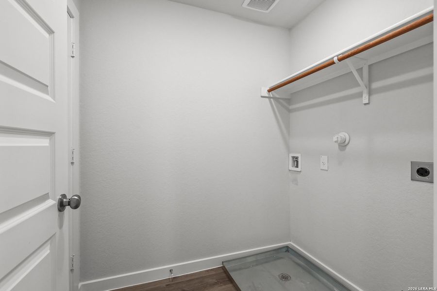 Spacious, unfurnished interior of a new home in Millican Grove, San Antonio (Image 18). Spacious, unfurnished interior of a new home in Millican Grove, San Antonio (Image 18).