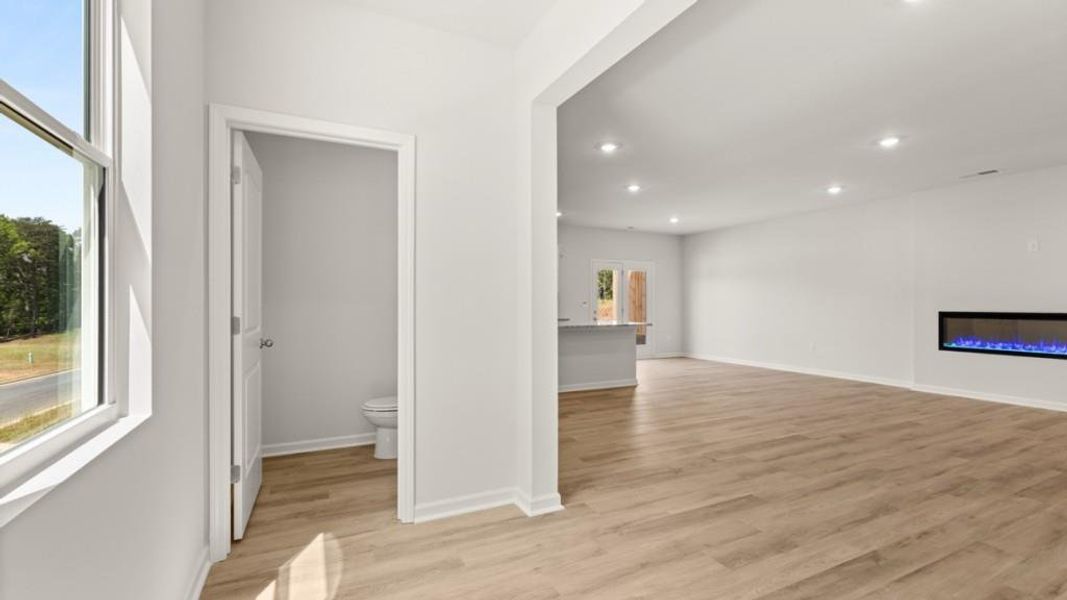Spacious, unfurnished interior of a new home in Village at Pine Valley, Gainesville (Image 23).