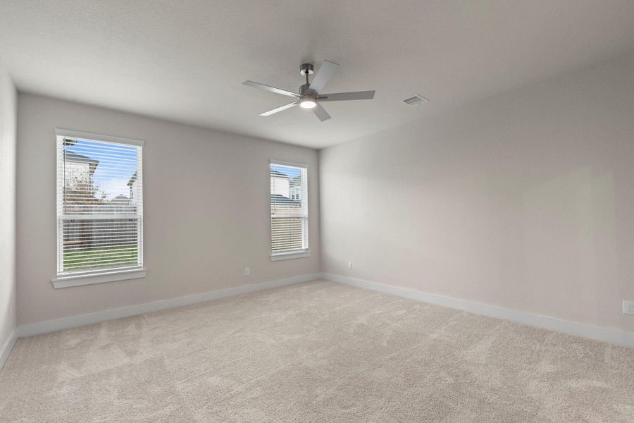 Spacious, unfurnished interior of a new home in Barton Creek Ranch, Conroe (Image 13).