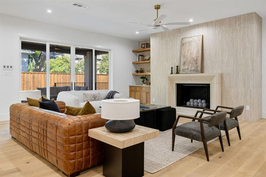 Furnished interior view inside a new home in , Dallas (Image 15). Furnished interior view inside a new home in , Dallas (Image 15).