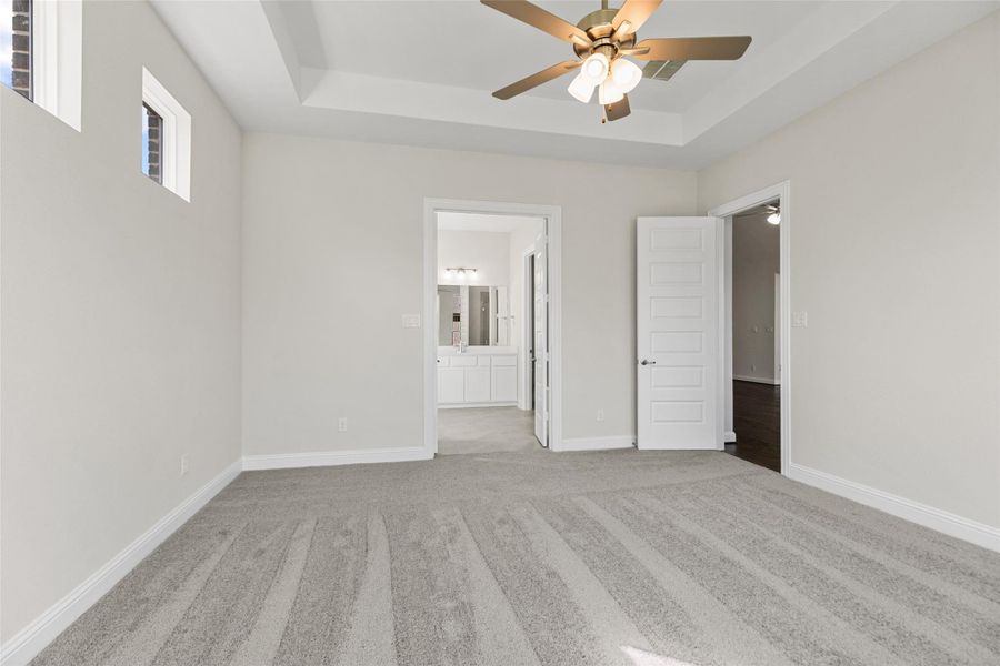 Spacious, unfurnished interior of a new home in Brookewater, Rosenberg (Image 10).