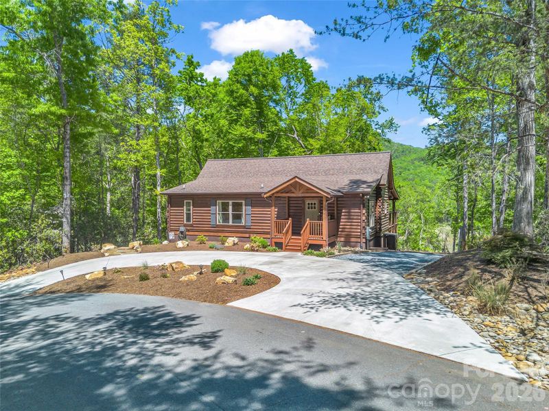 Community amenities in , Lake Lure (Image 29).