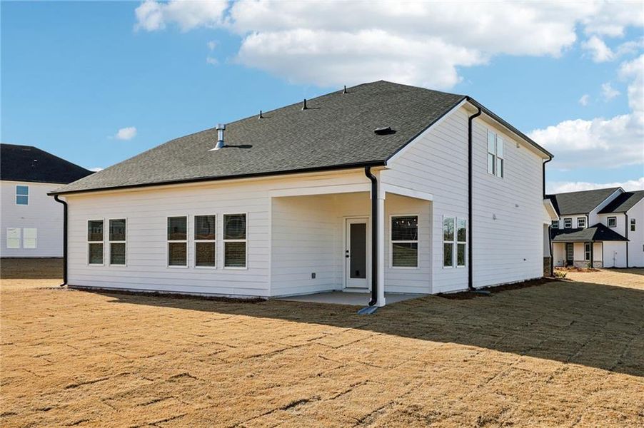 Exterior details and patio area of a home in River Pointe, Monroe (Image 34).