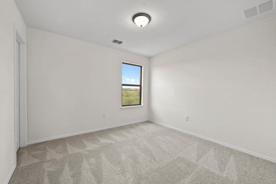 Spacious, unfurnished interior of a new home in Stoney Chase, Del Valle (Image 27).