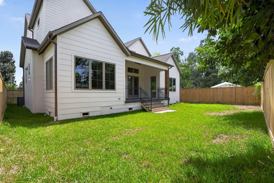 Exterior details and patio area of a home in , Houston (Image 4).