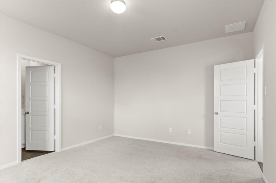Spacious, unfurnished interior of a new home in Casetta Ranch, Kyle (Image 22).
