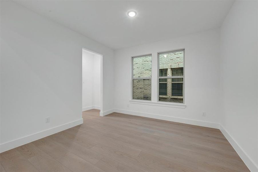 Spacious, unfurnished interior of a new home in Vintage Village, Argyle (Image 18).