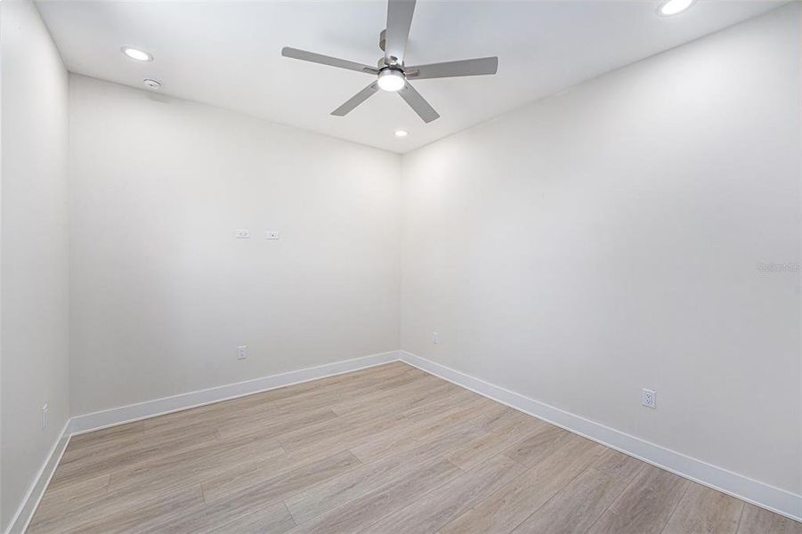 Spacious, unfurnished interior of a new home in , Largo (Image 43).