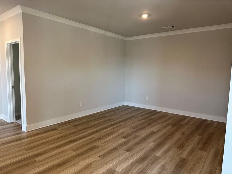Spacious, unfurnished interior of a new home in Rosewood Lake Preserve, Hoschton (Image 30).