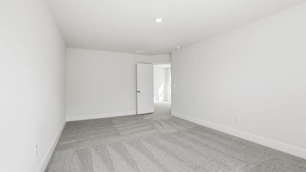 Spacious, unfurnished interior of a new home in Hidden Hills, Spartanburg (Image 30).
