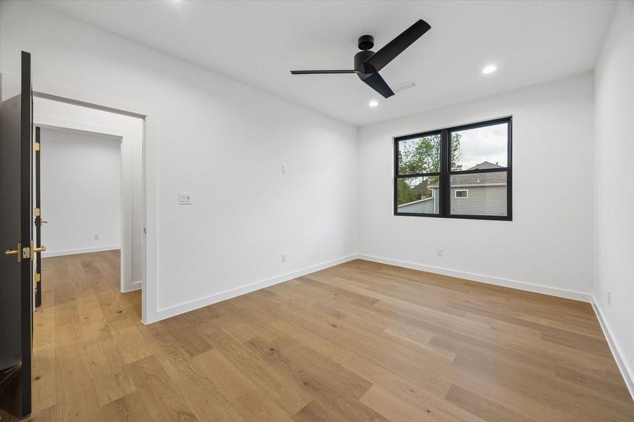 Spacious, unfurnished interior of a new home in , Houston (Image 20).
