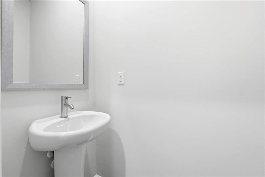 Close-up of interior finishes inside a home in Carolina, Palmetto (Image 8).