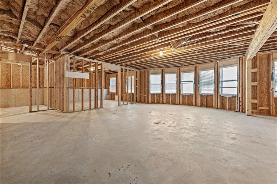 Spacious, unfurnished interior of a new home in Genesee, Newnan (Image 21).